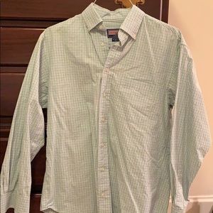 Vineyard Vines long sleeved button down shirt